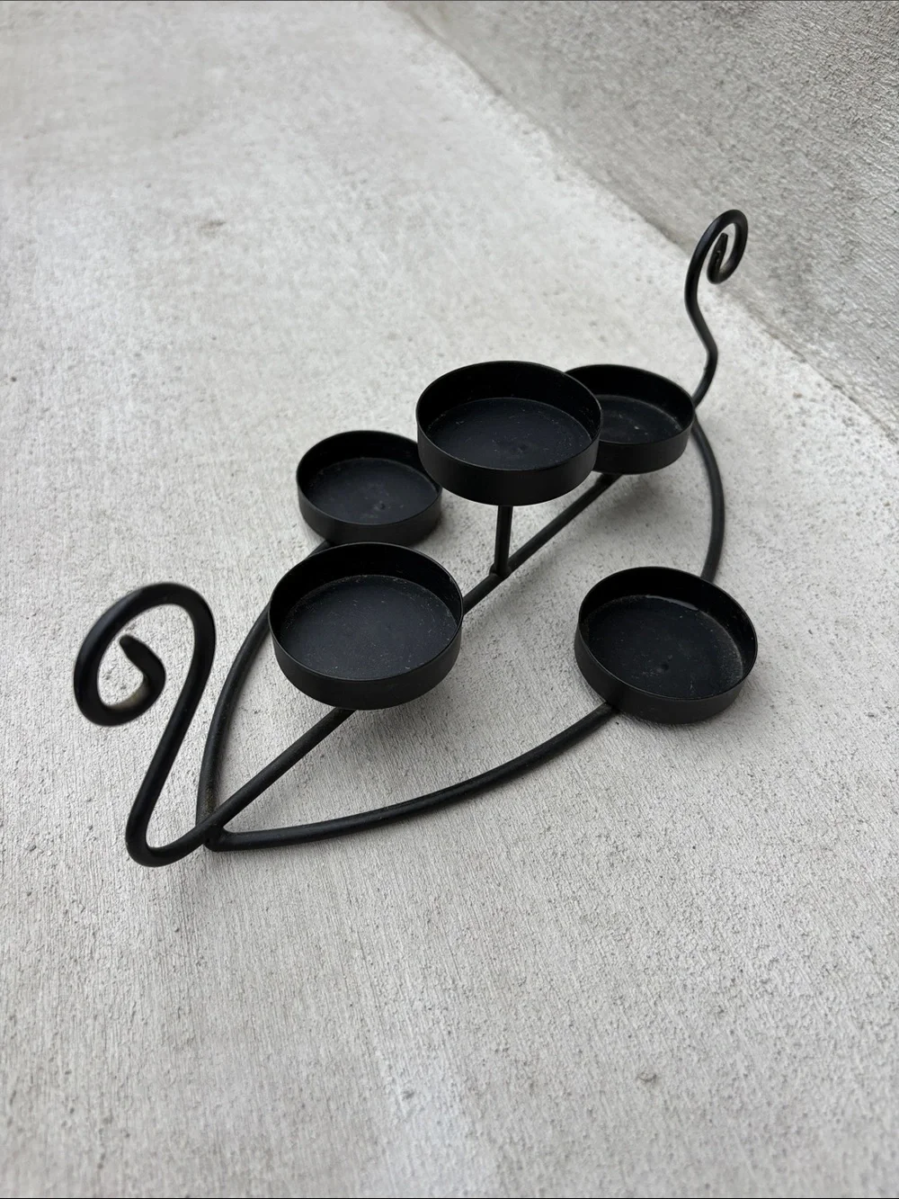 Vintage Matte Black Iron Leaf Multi Tealight Votive Candle Holder